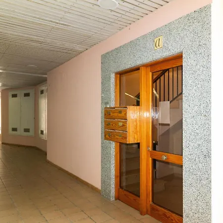 Agradable En - Cerca De La Playa Y Con Aire Acondicionado - Es-228-187
